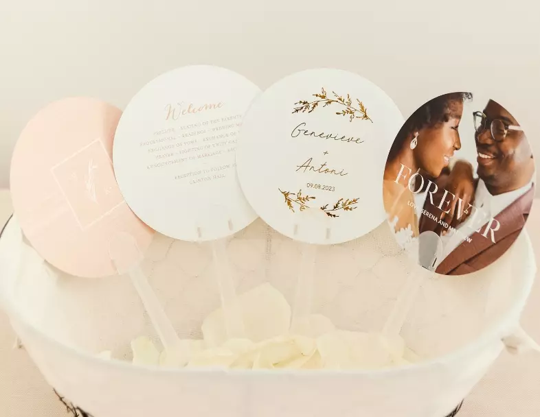 Summer wedding ideas - Wedding ceremony fans